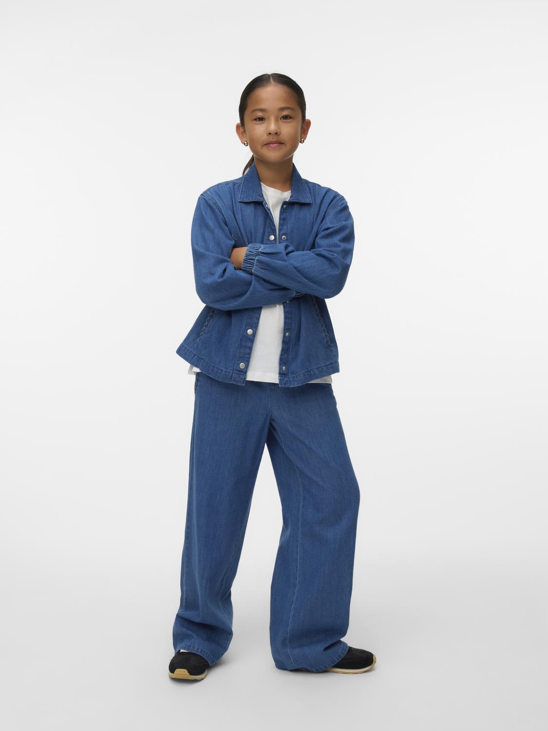 model_shot-front